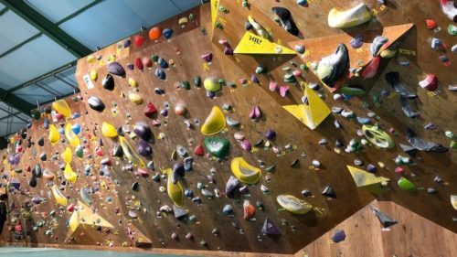 愛知県のクライミング施設「ティールクライミング」